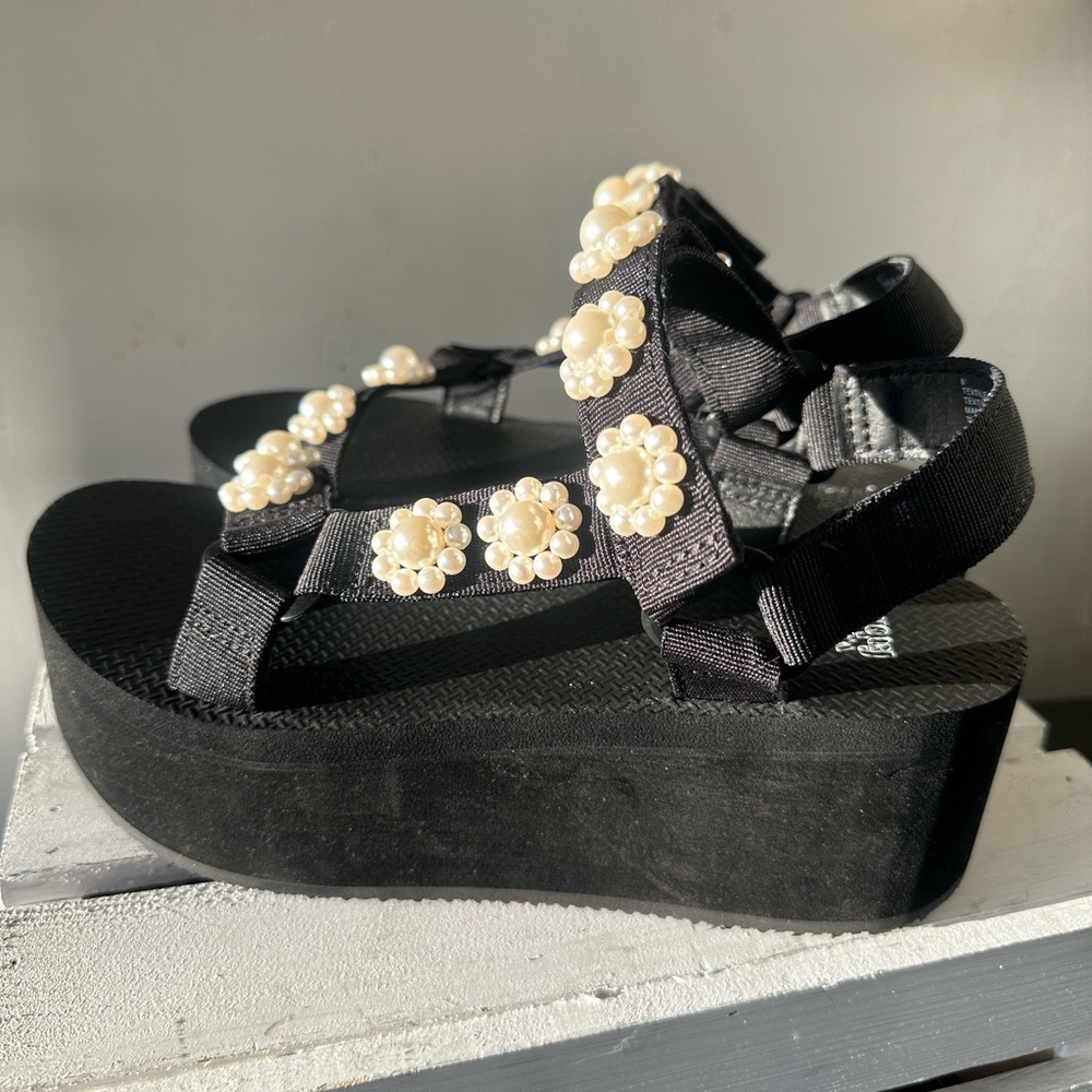 Platform sandals